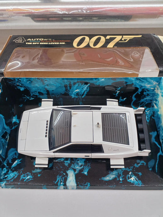 AUTOart 007 Lotus ESPRIT 1/18 Scale Model Car– Used