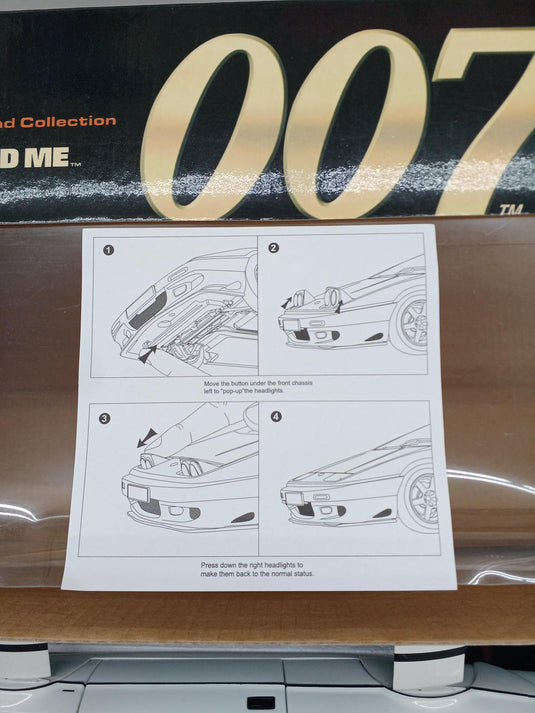 AUTOart 007 Lotus ESPRIT 1/18 Scale Model Car– Used
