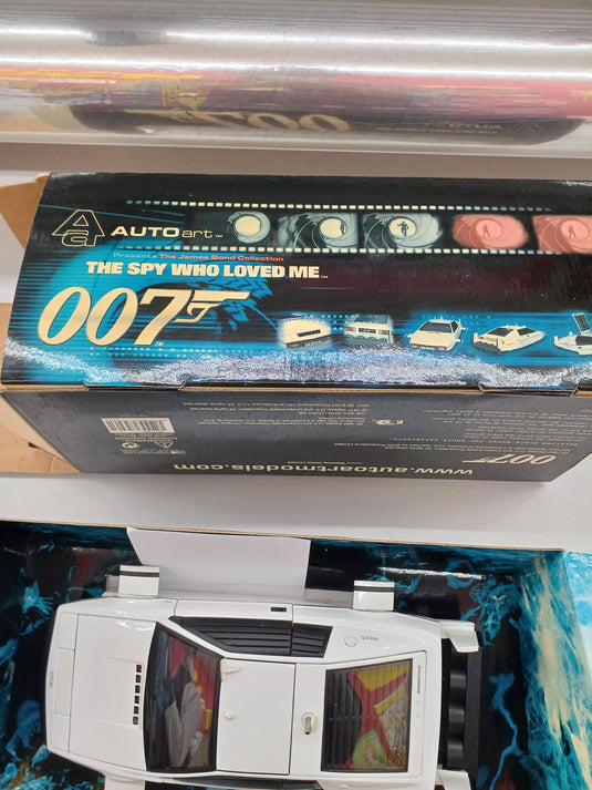 AUTOart 007 Lotus ESPRIT 1/18 Scale Model Car– Used