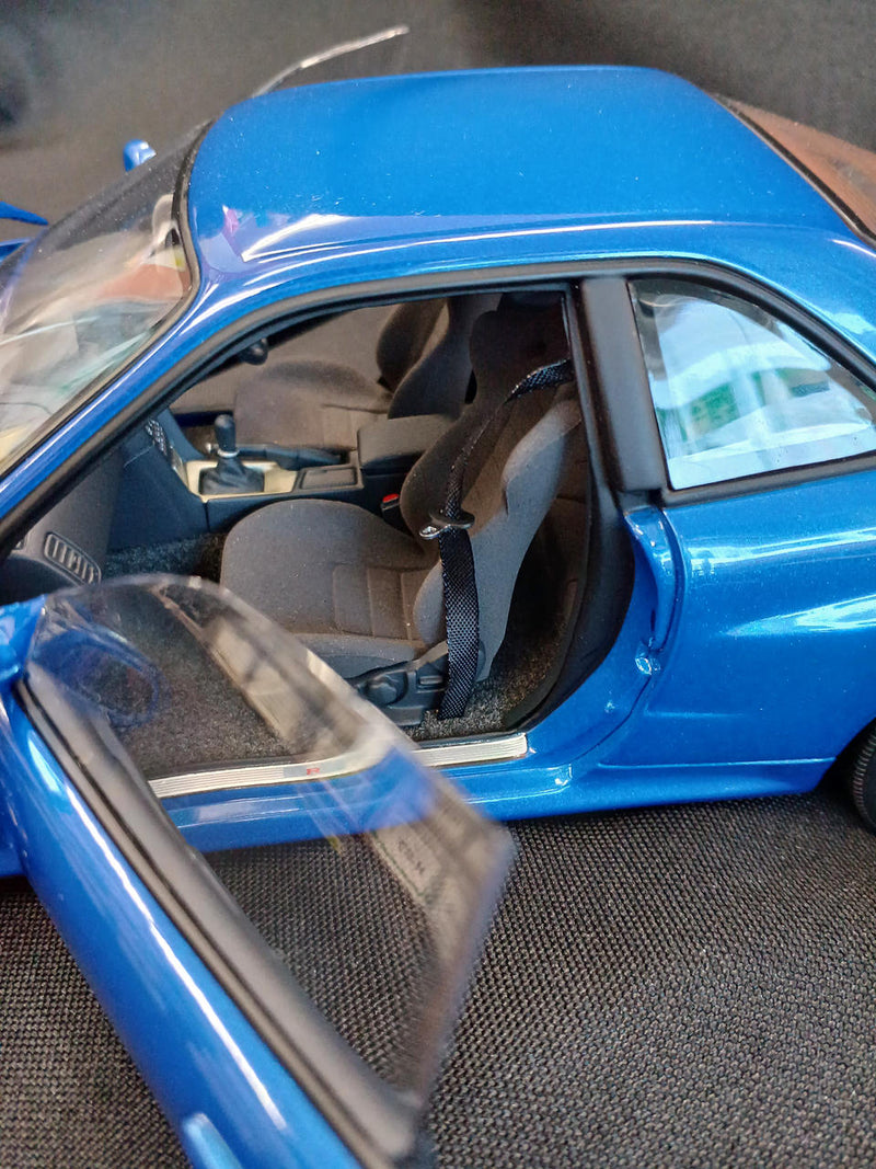 Cargue la imagen en el visor de la galería, AUTOart 77335 SKYLINE GT-R R34 V-SPEC II UPGRADED 1/18 Scale Model Car– Used
