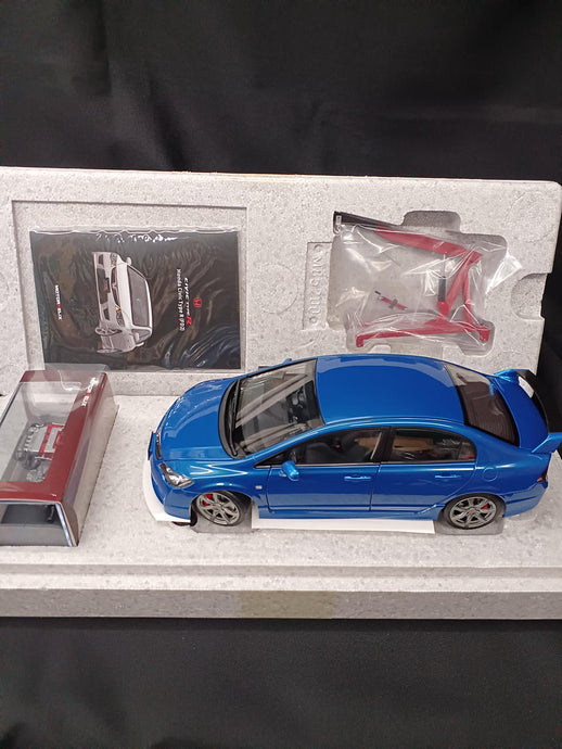 MOTORHELIX M85409 1/18 Honda Civic Type R (FD2) EARL Diecast