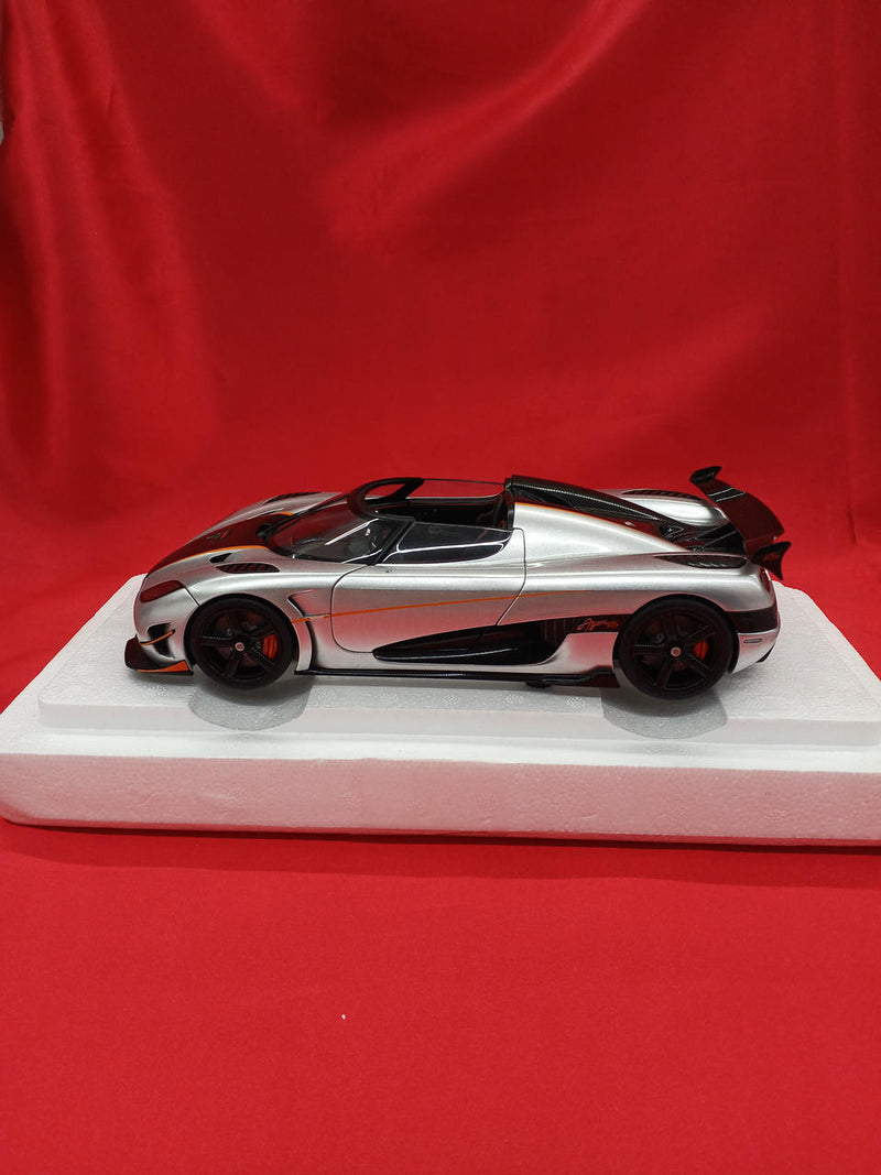 Carica immagine in Galleria Viewer, AUTOart 79024 1/18 Koenigsegg Agera RS Diecast Model Car
