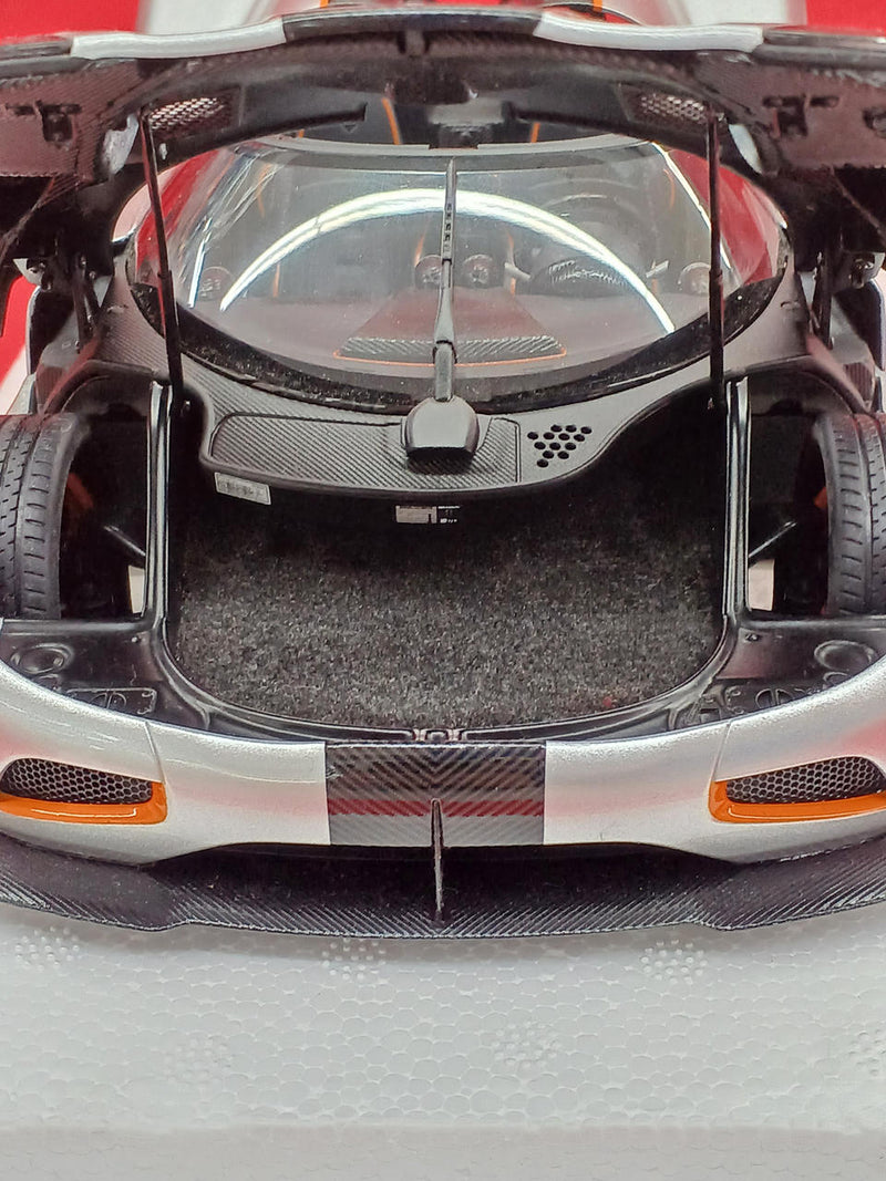Carica immagine in Galleria Viewer, AUTOart 79024 1/18 Koenigsegg Agera RS Diecast Model Car
