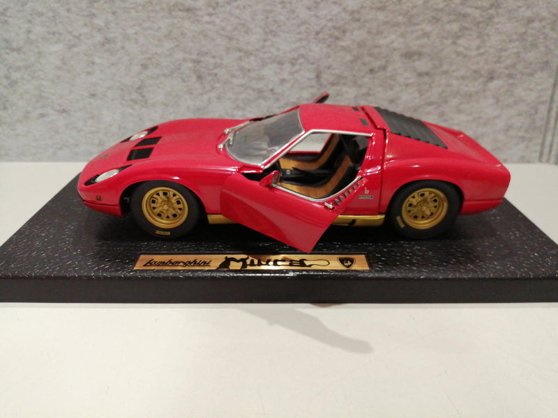 Laden Sie das Bild in Galerie -Viewer, Anson Lamborghini Miura Red 1/18 Scale Model Car– Used
