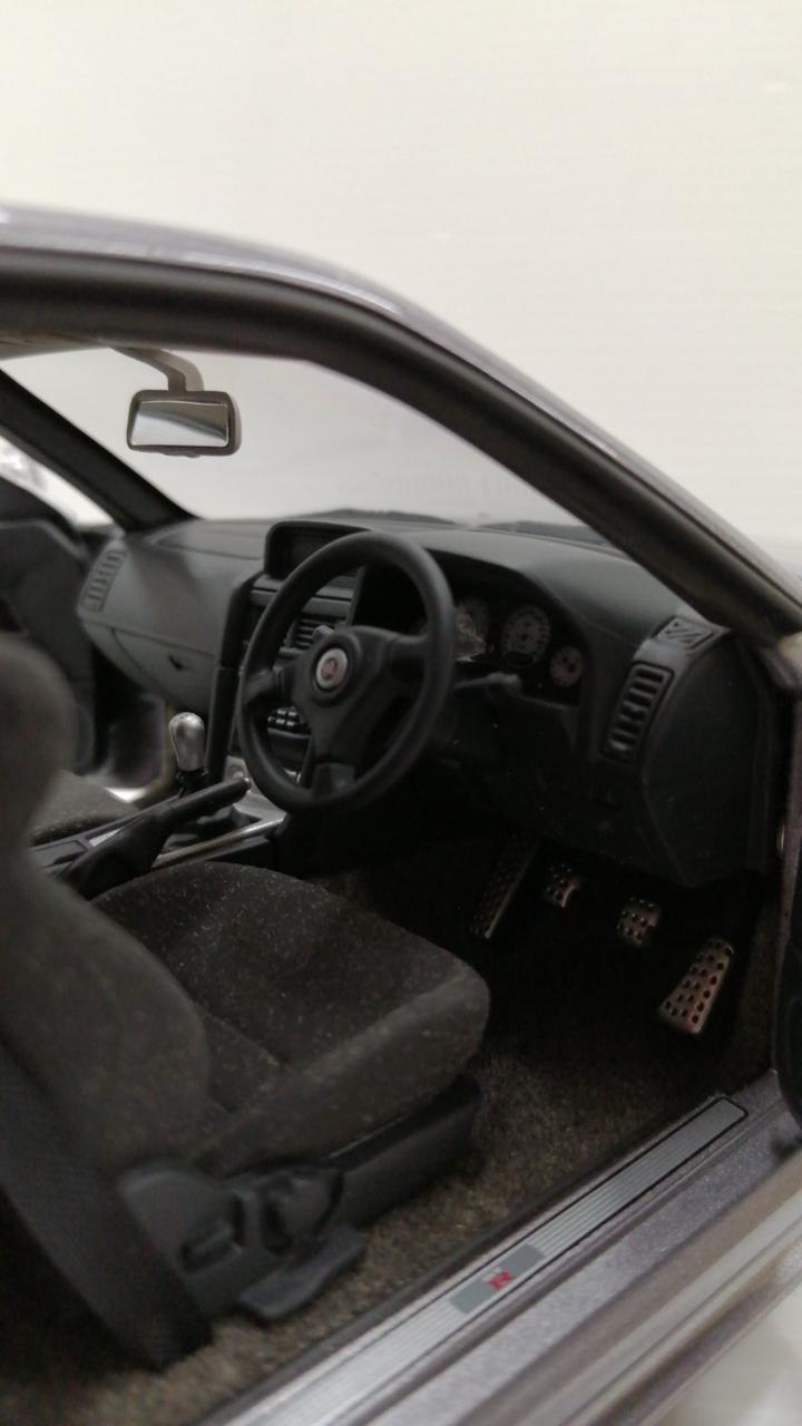 Load image into Gallery viewer, AUTOART Nismo Skyline GT-R R34 S-TUNE 1/18 Scale Car– Used
