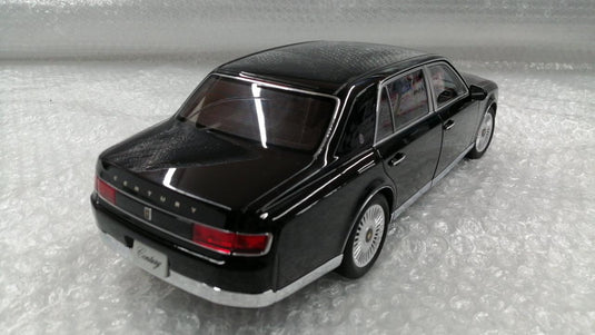 AUTOART Toyota Century 1/18 Scale Model– Used