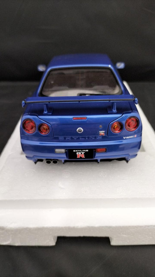 AUTOart NISSAN SKYLINE GT-R (R34) V-SPEC 1/18 Model Car– Used