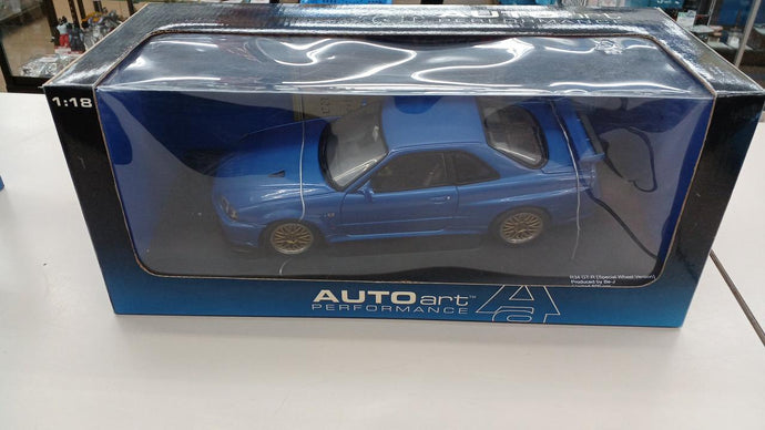 AUTOART SKYLINE R34 GTR SPECIAL WHEEL VERSION 1/18 Scale Car– Used