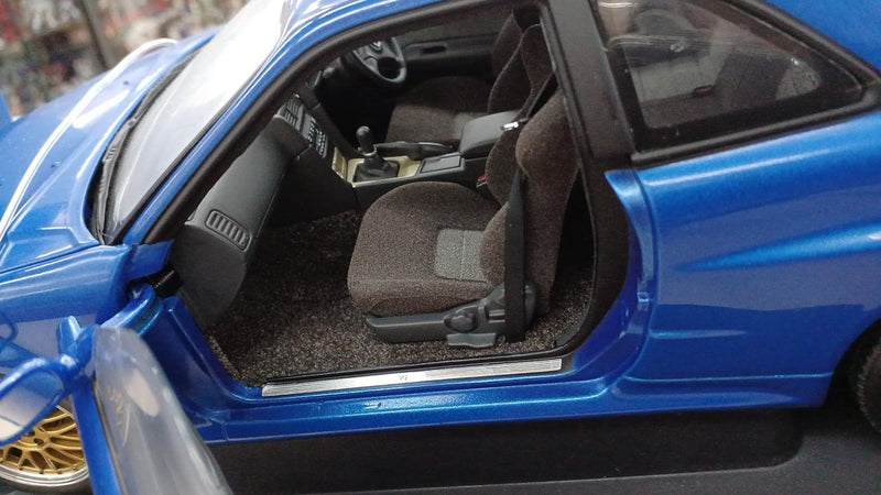 Load image into Gallery viewer, AUTOART SKYLINE R34 GTR SPECIAL WHEEL VERSION 1/18 Scale Car– Used
