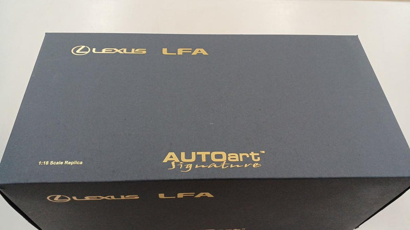 Load image into Gallery viewer, AUTOART SIGNATURE [78831] 1/18 Lexus LFA (Whitest White)– Used
