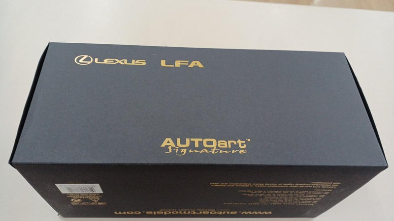 Load image into Gallery viewer, AUTOART SIGNATURE [78831] 1/18 Lexus LFA (Whitest White)– Used
