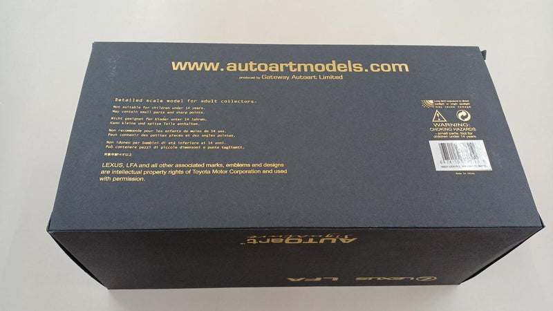 Load image into Gallery viewer, AUTOART SIGNATURE [78831] 1/18 Lexus LFA (Whitest White)– Used
