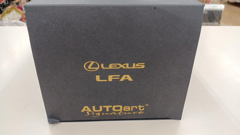 Load image into Gallery viewer, AUTOART SIGNATURE [78831] 1/18 Lexus LFA (Whitest White)– Used
