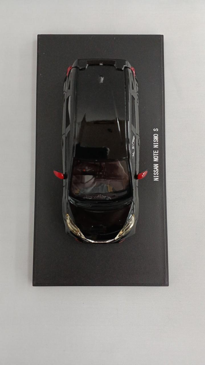 Laden Sie das Bild in Galerie -Viewer, EBBRO [45492] 1/43 NISSAN NOTE NISMO S (Super Black)– Used
