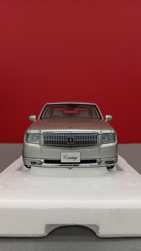 AUTOart [78770] Toyota Century Special 1/18 Scale Model Car– Used