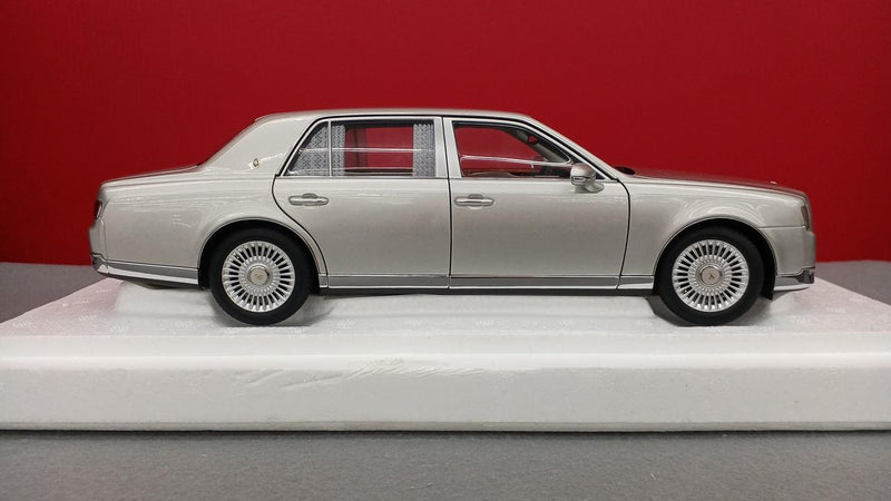 Load image into Gallery viewer, AUTOart [78770] Toyota Century Special 1/18 Scale Model Car– Used
