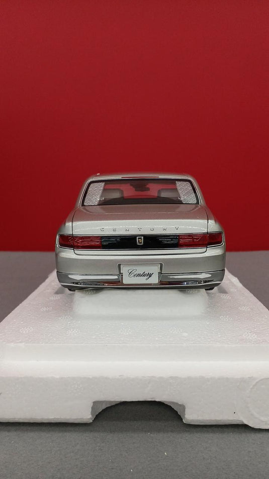 AUTOart [78770] Toyota Century Special 1/18 Scale Model Car– Used