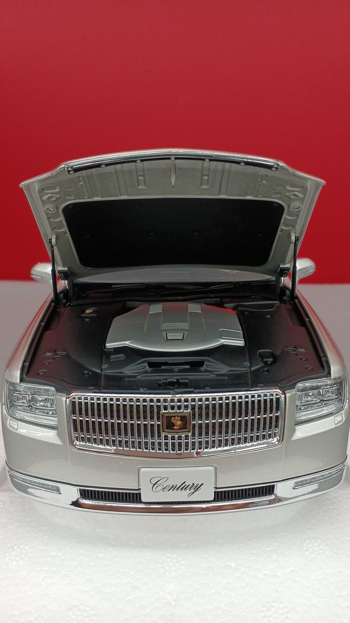 Load image into Gallery viewer, AUTOart [78770] Toyota Century Special 1/18 Scale Model Car– Used
