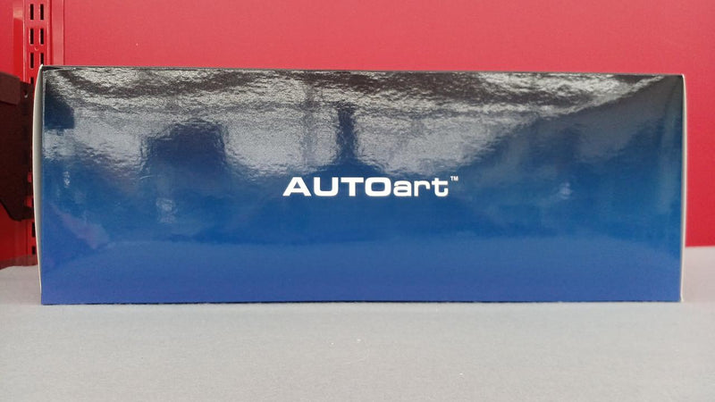 Cargue la imagen en el visor de la galería, AUTOart 78765 Black TOYOTA CENTURY 1/18 Scale Car– Used
