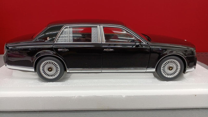 Cargue la imagen en el visor de la galería, AUTOart 78765 Black TOYOTA CENTURY 1/18 Scale Car– Used
