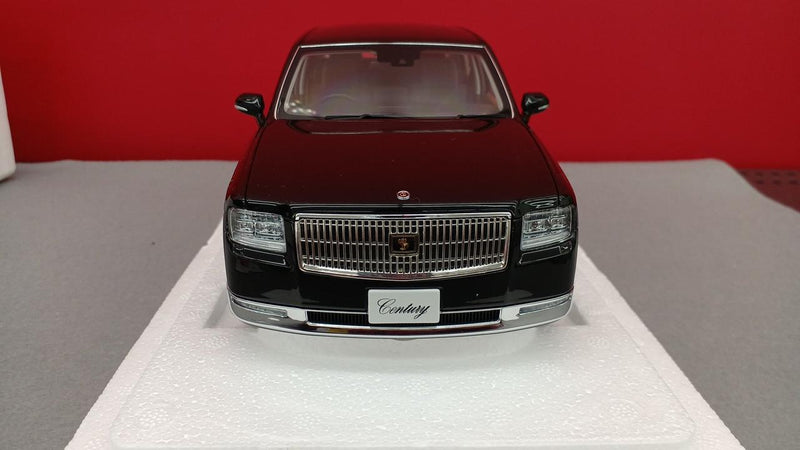 Cargue la imagen en el visor de la galería, AUTOart 78765 Black TOYOTA CENTURY 1/18 Scale Car– Used
