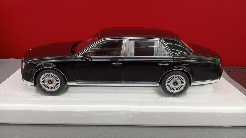 Cargue la imagen en el visor de la galería, AUTOart 78765 Black TOYOTA CENTURY 1/18 Scale Car– Used
