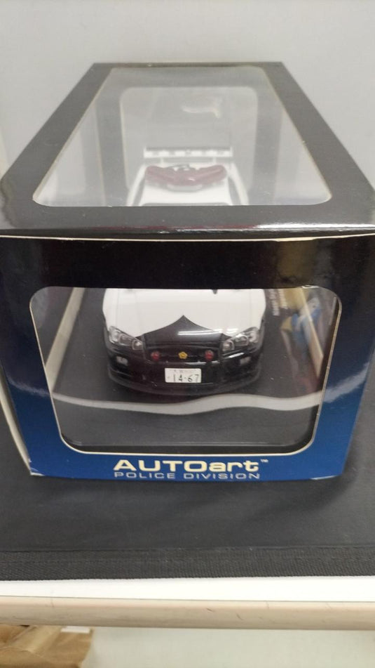 AUTOART JAPANESE POLICE CAR Saitama Police #806 NISSAN SKYLINE GT-R R34 1/18– Used
