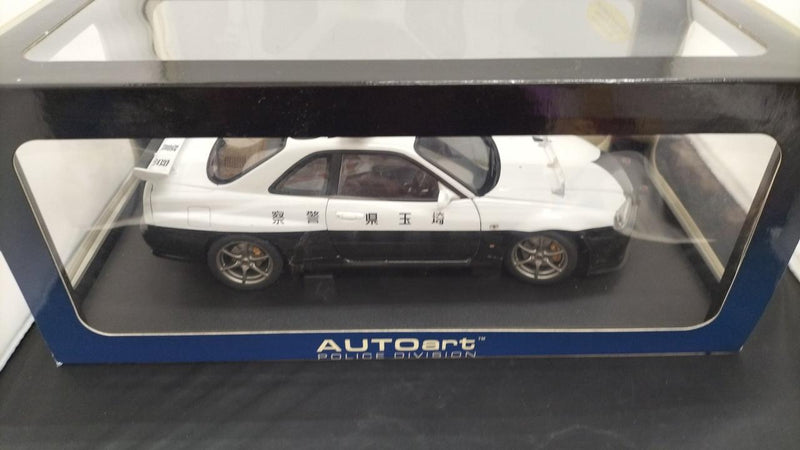 Load image into Gallery viewer, AUTOART JAPANESE POLICE CAR Saitama Police #806 NISSAN SKYLINE GT-R R34 1/18– Used

