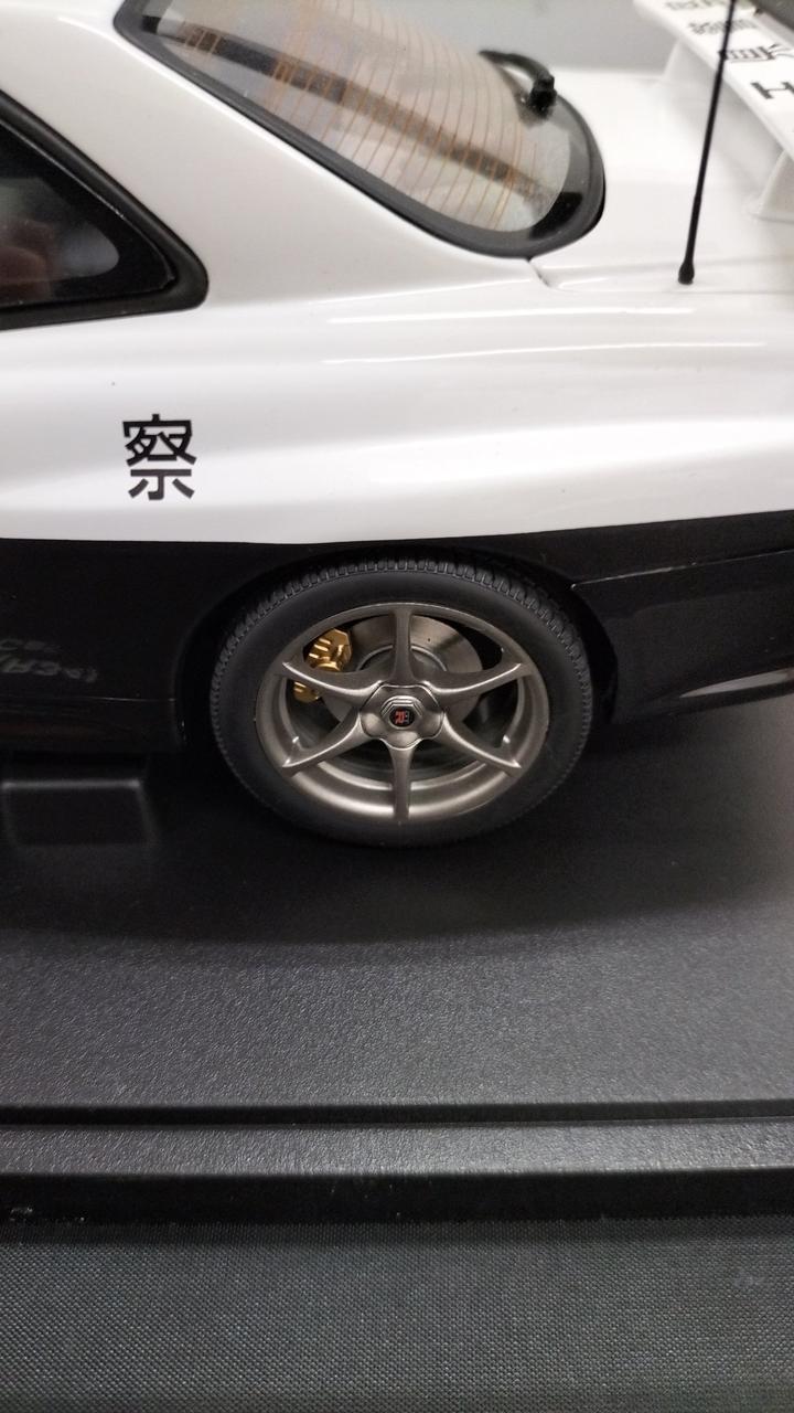 Load image into Gallery viewer, AUTOART JAPANESE POLICE CAR Saitama Police #806 NISSAN SKYLINE GT-R R34 1/18– Used
