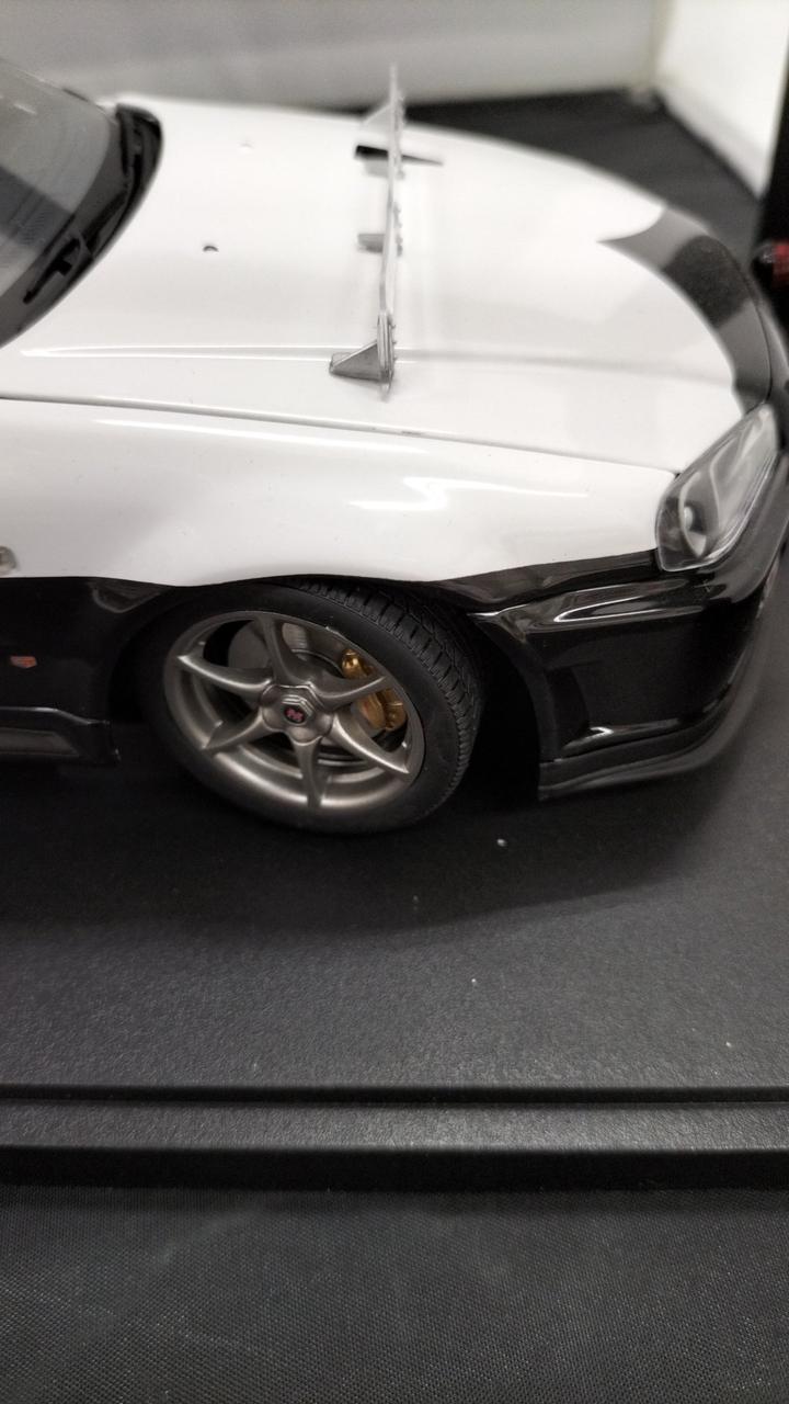 Load image into Gallery viewer, AUTOART JAPANESE POLICE CAR Saitama Police #806 NISSAN SKYLINE GT-R R34 1/18– Used
