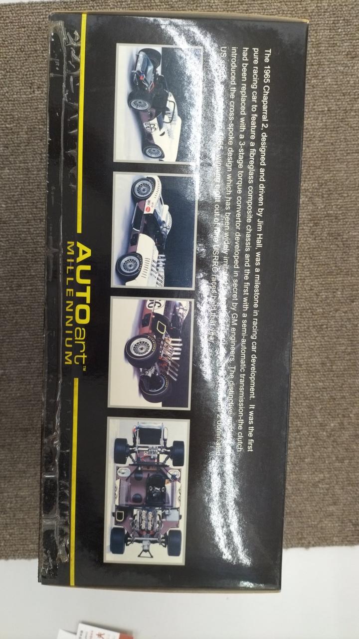 Laden Sie das Bild in Galerie -Viewer, AUTO ART CHAPARRAL 2 1/18 Scale Model Car– Used

