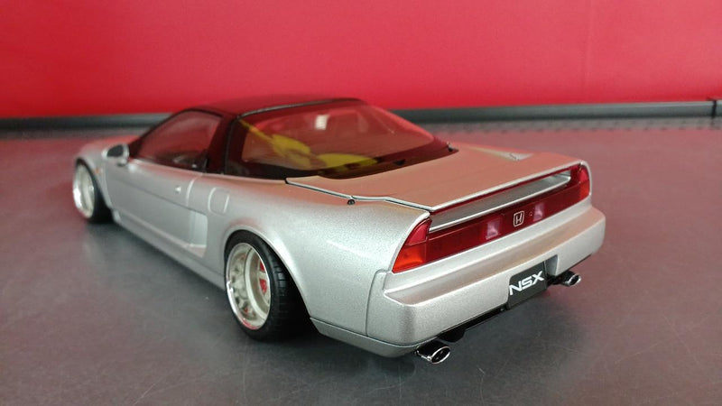Laden Sie das Bild in Galerie -Viewer, AUTOART 1/18 HONDA NSX Scale Model Car– Used
