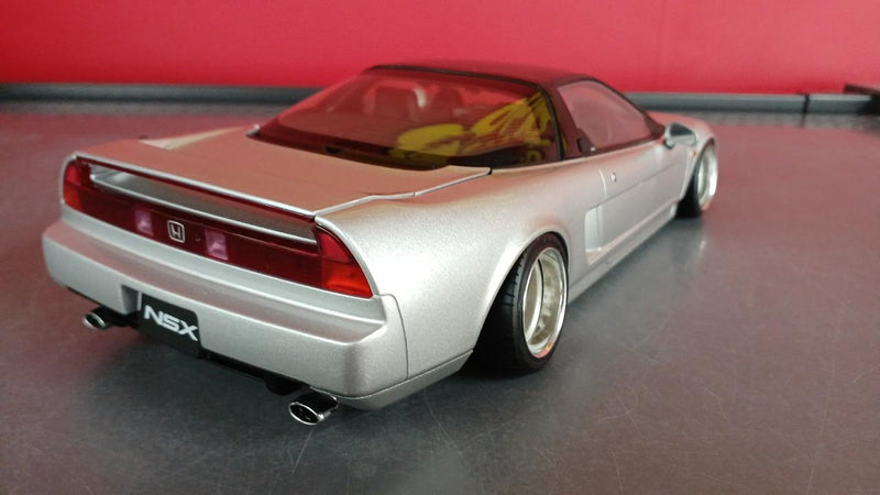 Laden Sie das Bild in Galerie -Viewer, AUTOART 1/18 HONDA NSX Scale Model Car– Used
