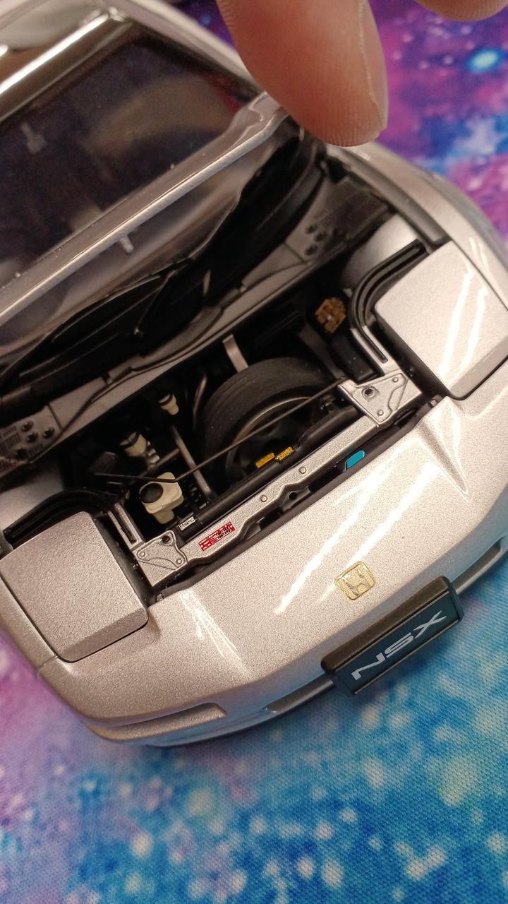 Laden Sie das Bild in Galerie -Viewer, AUTOART 1/18 HONDA NSX Scale Model Car– Used
