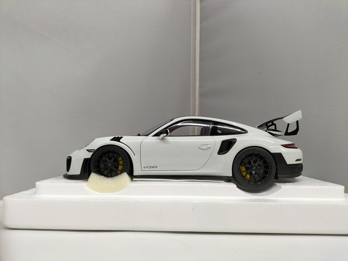 AUTOart Porsche 911 GT2 RS 1/18 Scale Car– Used