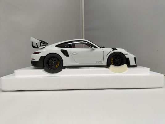 AUTOart Porsche 911 GT2 RS 1/18 Scale Car– Used