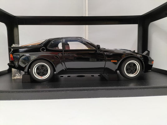 AUTOart Porsche 924 Carrera GT 1980 1/18 Scale Car– Used