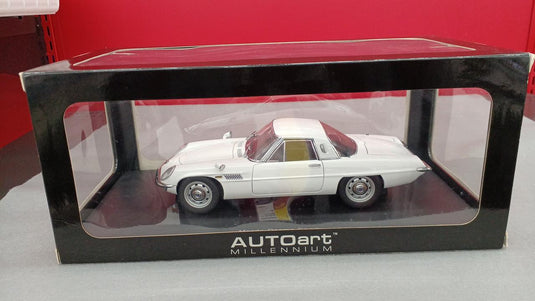 AUTOart MILLENNIUM MAZDA COSMO SPORT White 1/18 Scale Car– Used