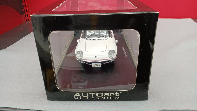 Load image into Gallery viewer, AUTOart MILLENNIUM MAZDA COSMO SPORT White 1/18 Scale Car– Used
