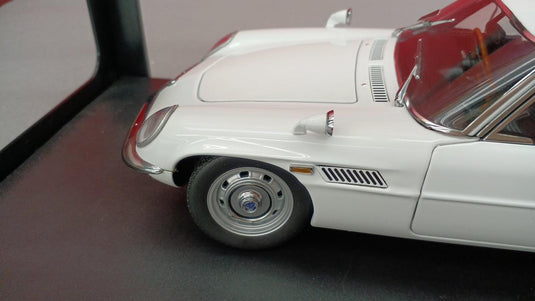 AUTOart MILLENNIUM MAZDA COSMO SPORT White 1/18 Scale Car– Used