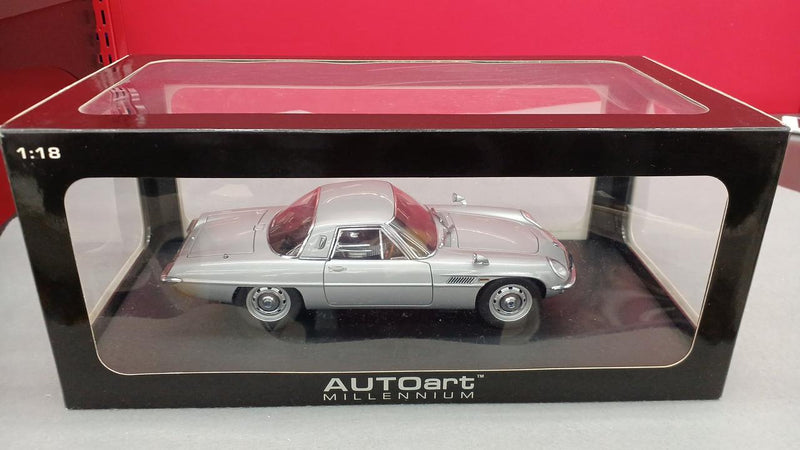 Load image into Gallery viewer, AUTOART MILLENNIUM MAZDA COSMO SPORT Silver 1/18 Scale Car– Used
