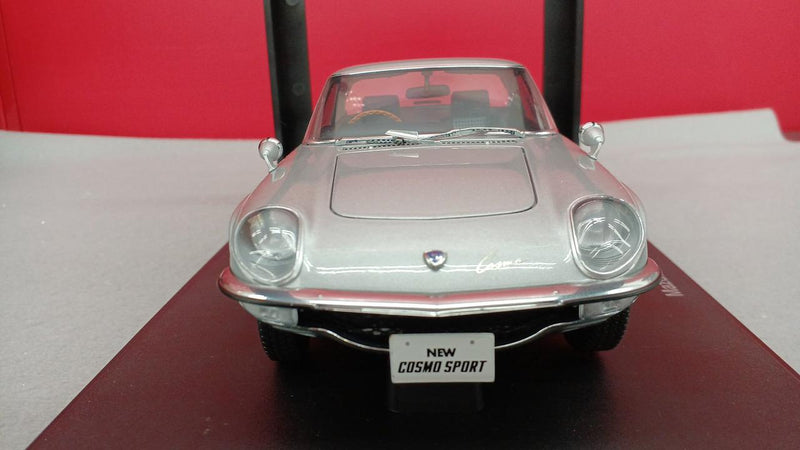 Load image into Gallery viewer, AUTOART MILLENNIUM MAZDA COSMO SPORT Silver 1/18 Scale Car– Used
