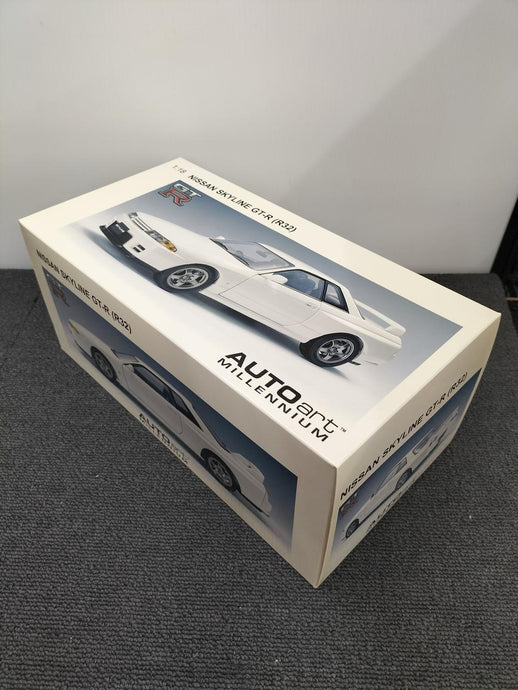 AUTOart Nissan Skyline GT-R R32 (Crystal White) 1/18 Scale Car– Used