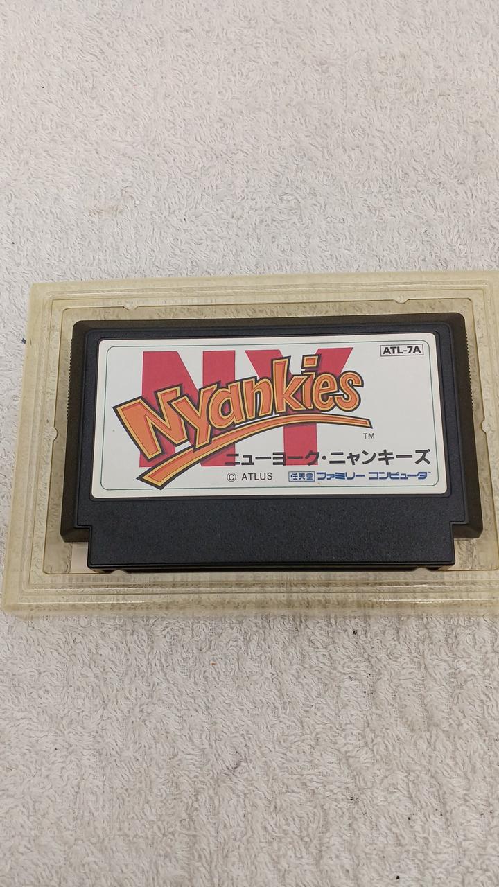 Laden Sie das Bild in Galerie -Viewer, ATLUS New York Nyankies (Rockin&#39; Kats) Famicom (NES) soft Japanese Version -Used
