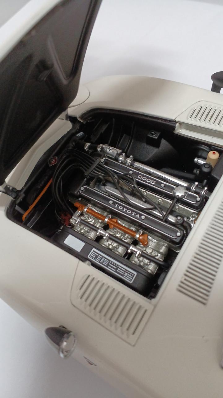 Carica immagine in Galleria Viewer, AUTOart 1:18 TOYOTA 2000GT COUPE Scale Model Car– Used
