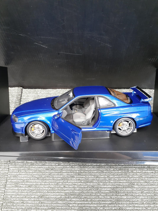 AUTOART NISSAN SKYLINE 1/18 Scale Model Car– Used
