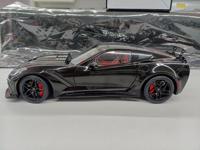 AUTOart Chevrolet Corvette C7 ZR1 1/18 Composite Diecast Model– Used