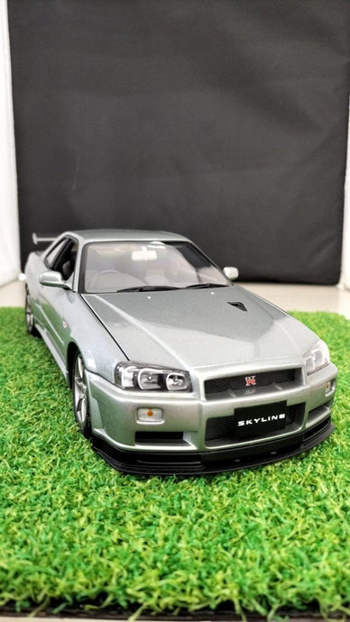 AUTOart NISSAN SKYLINE 1/18 Scale Model Car– Used