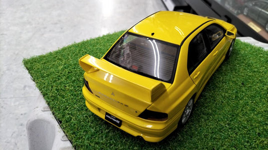 AUTOart MITSUBISHI LANCER 1/18 Scale Model Car– Used