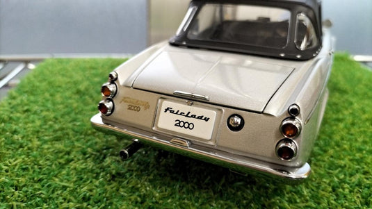 AUTOart DATSUN 1/18 Scale Model Car– Used